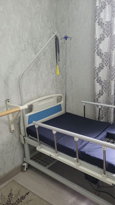 Медецинская кровать на электро приводе