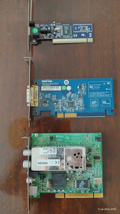 Различни компютърни компоненти