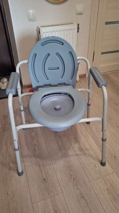 Кресло туалет продам