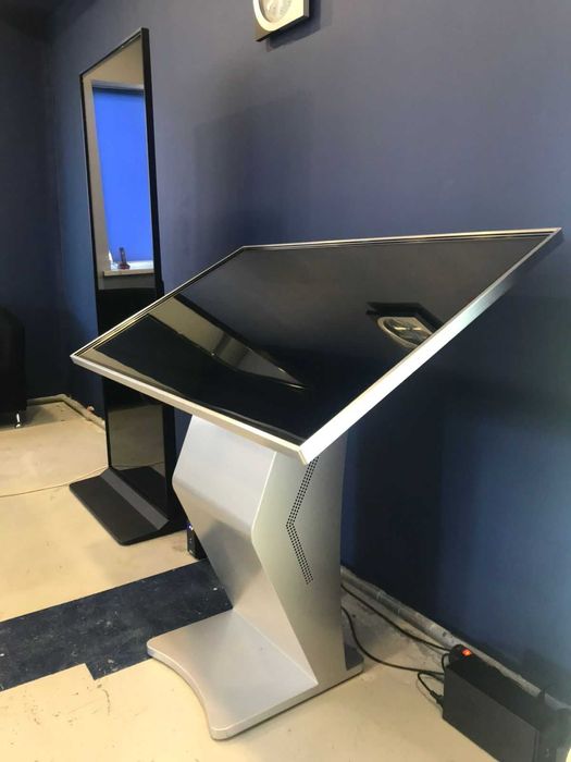 Сенсорные панели и инфокиоски