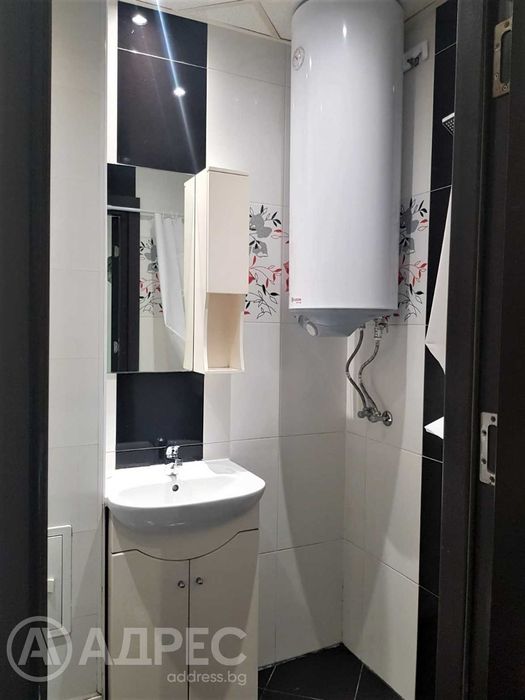 Гарсониера, Здравец Изток, 38 кв.м., ет. 4/5, обзаведена, с подобрения