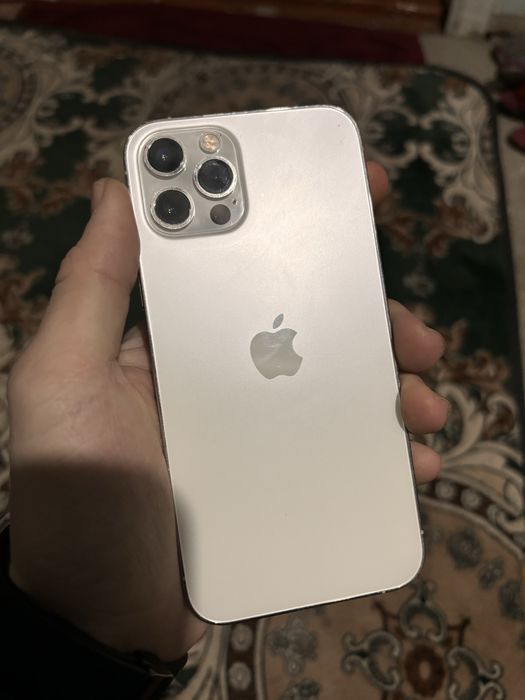 Айфон 12 про  в идеалном состаяние