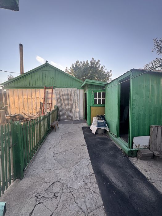 Продается отдельно стоящий дом в соц городе.