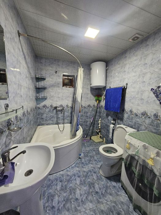 Продается 2х комнотная квартира кирпичний дом