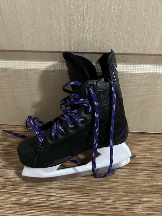 коньки хоккейные