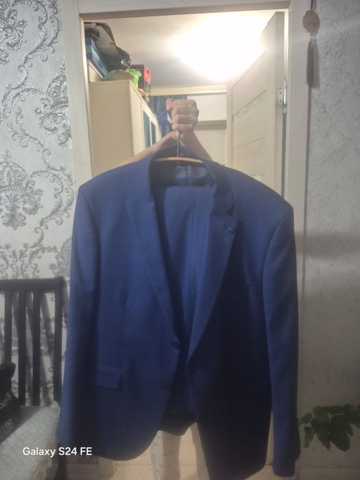 Продается костюм