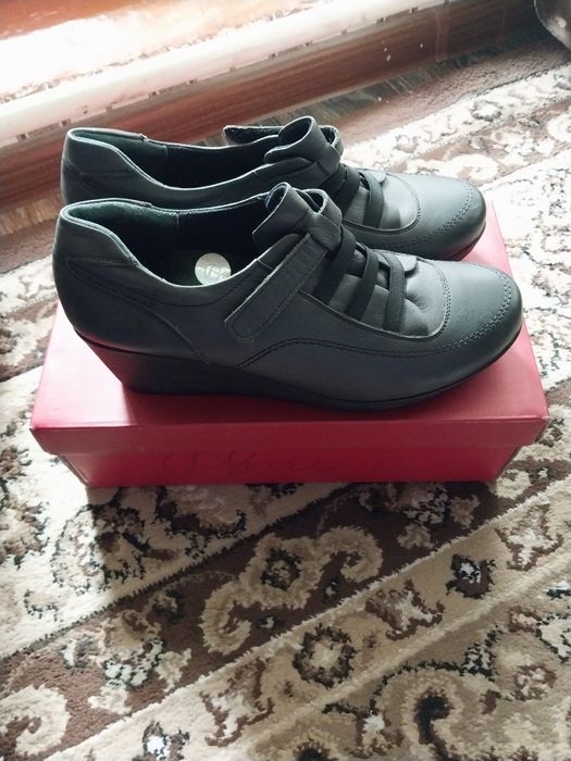 Туфли женские  .