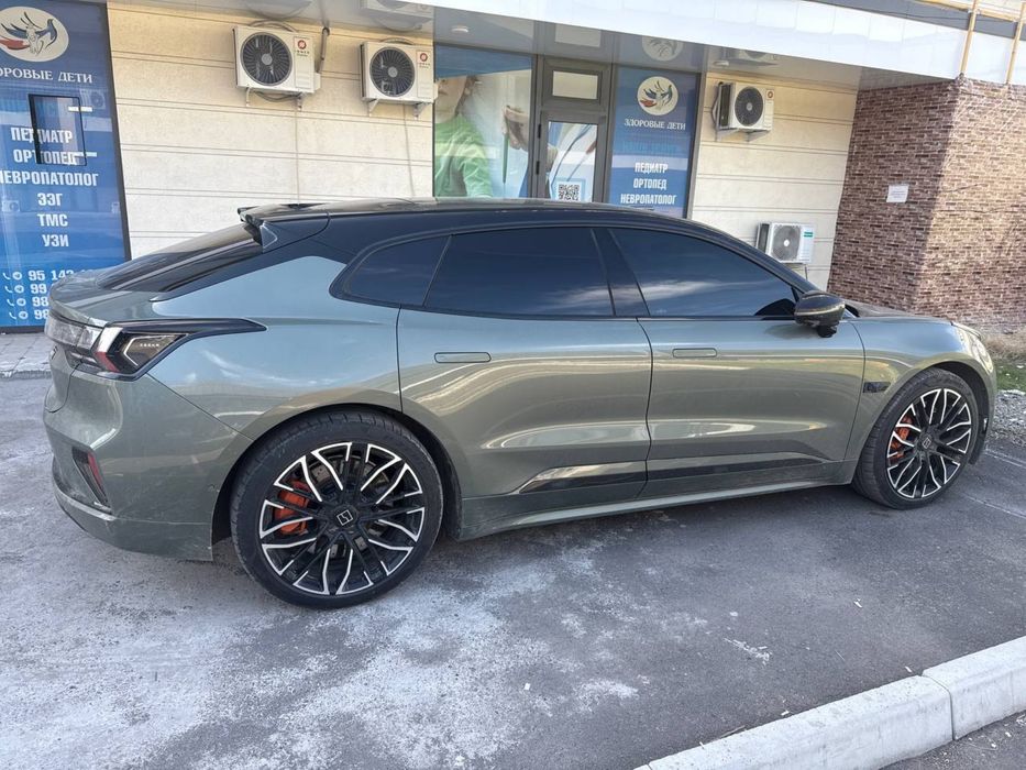 Zeekr 001 2024 — 3