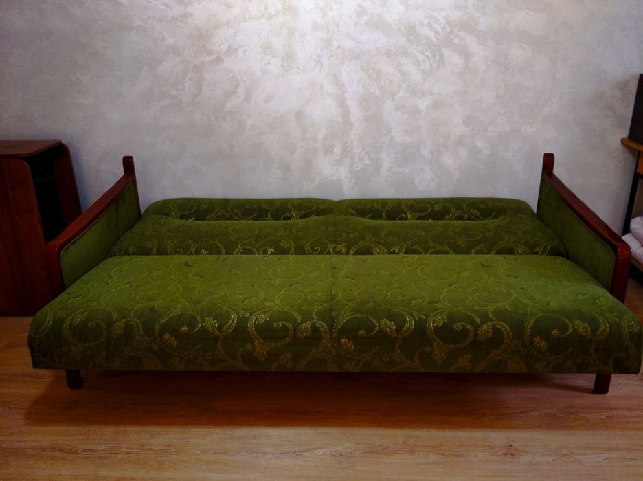 Срочно продам диван