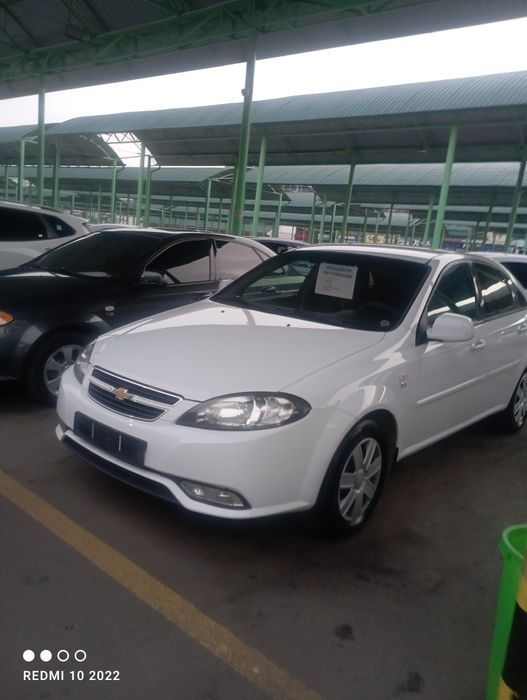 Oq Jentra 2019 Mexanika 2 ta detalda yengil. Old pasajir eshik va baga