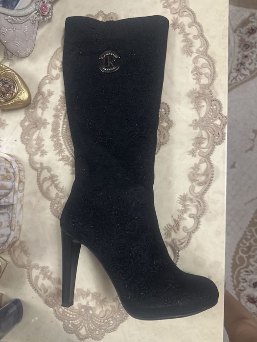 Шикарные сапоги 39 размера