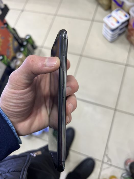 Iphone xs max srochna sotiladi
