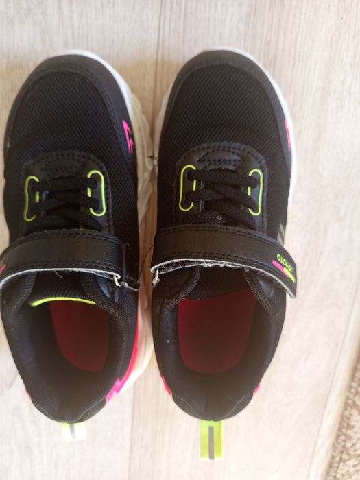 Кроссовки для девочки