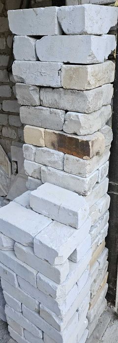 Кирпич силикатный б/у.  Район 1000 мелочей