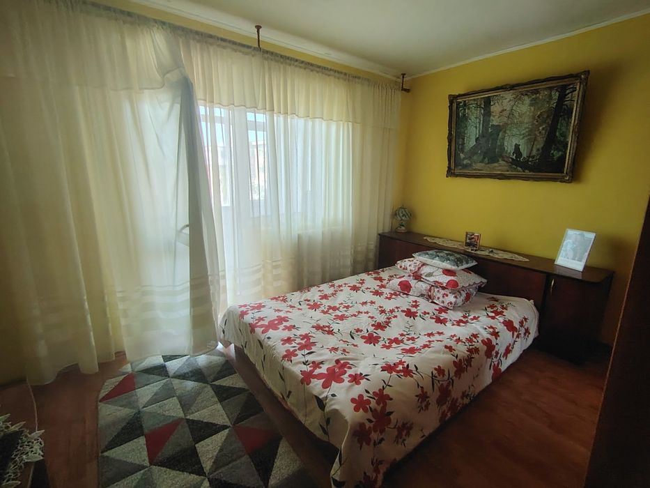 Închiriez apartament