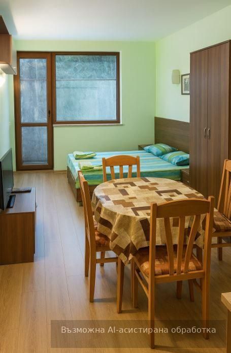 Дава се под наем Едностаен апартамент в к.к. Св.Св. Константин и Елена - 38 кв.м за 348.84 € - Снимка #2