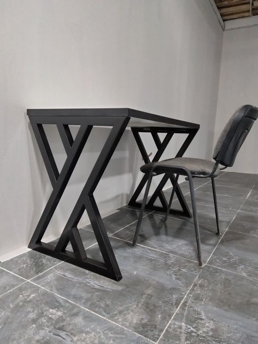 Продам стол лофт