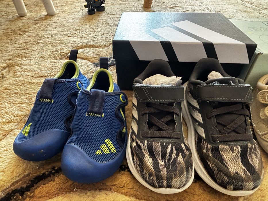 Обувки и сандали за дете