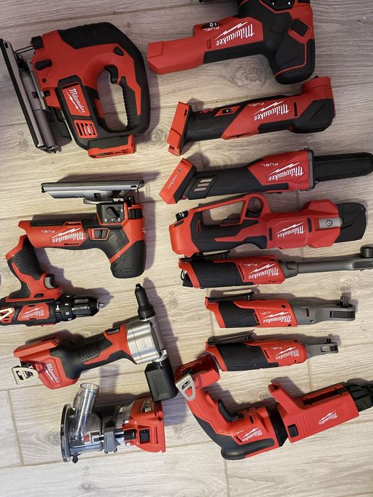 Vand scule milwaukee noii