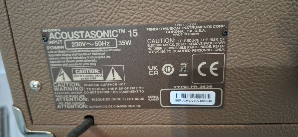 Amplifactor fender acoustasonic 15 + cablu
