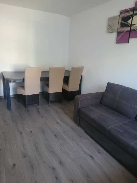 Ofer spre închiriere apartament 3 camere