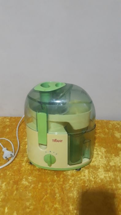 Соковыжималка TIffANY Madel number:KT717.  230V  (400W)