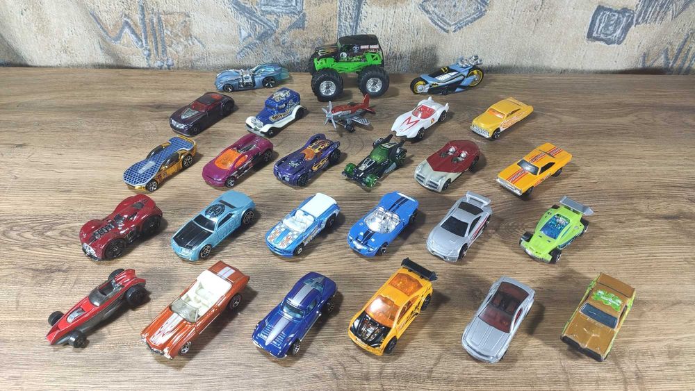 микс лотове Matchbox, Corgi, Realtoy, Hotwheels и други