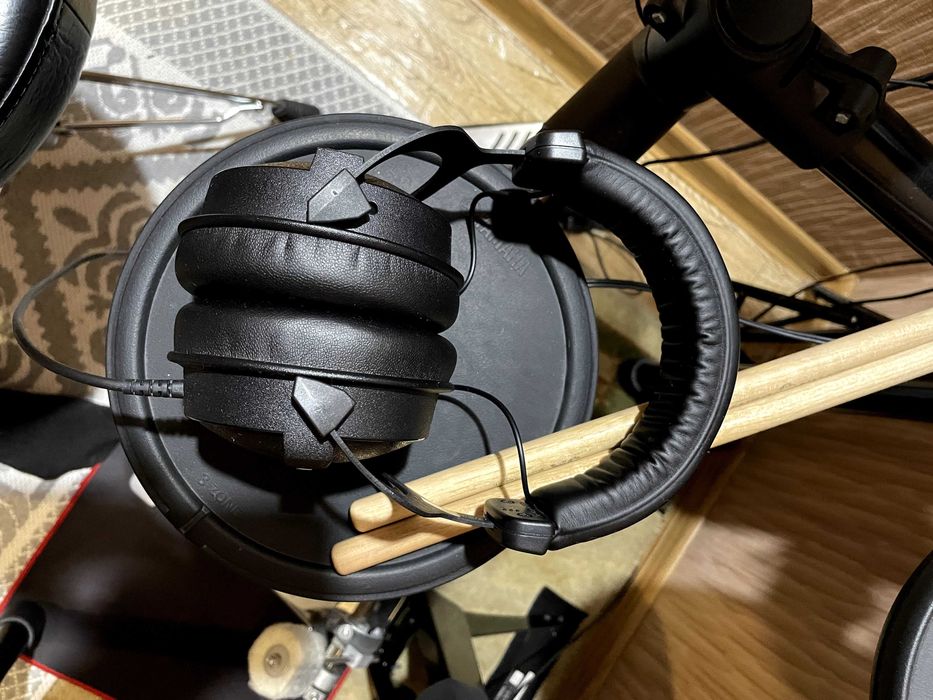 Студийные наушники Beyerdynamic DT 770 Pro (32 Ohm)