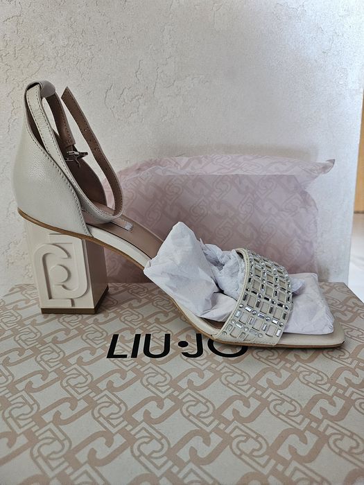 Liu Jo сандали с каишка НОВИ