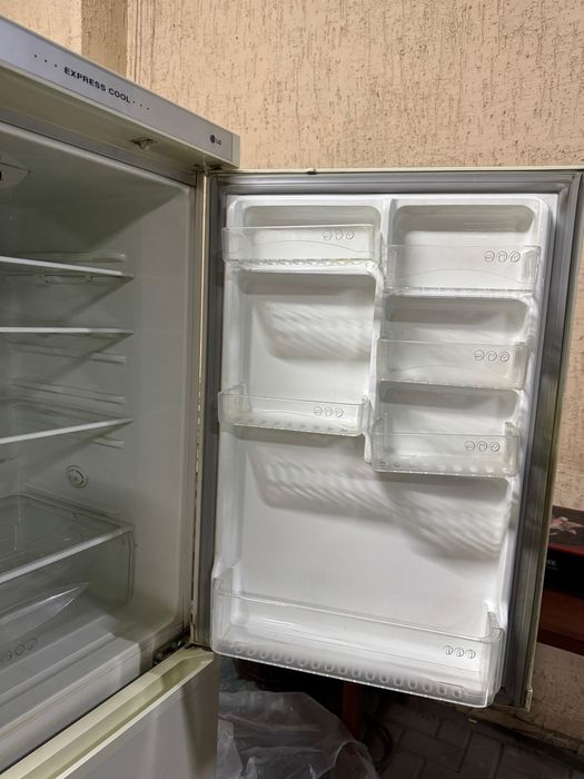 Холодильник в хорошем состоянии