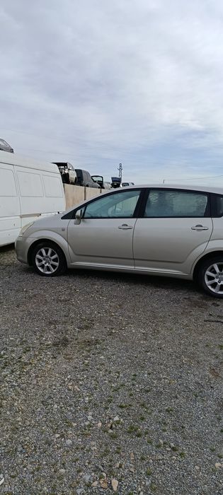 Corola verso 2.2дизел На части!!!