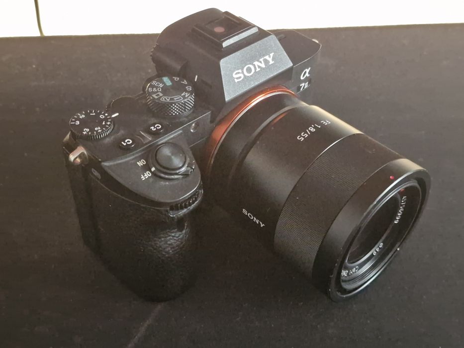 Sony A7 III (A7M3/A73) Body + Obiectiv Sony Sonnar T* FE 55mm f/1.8 ZA Carl Zeiss