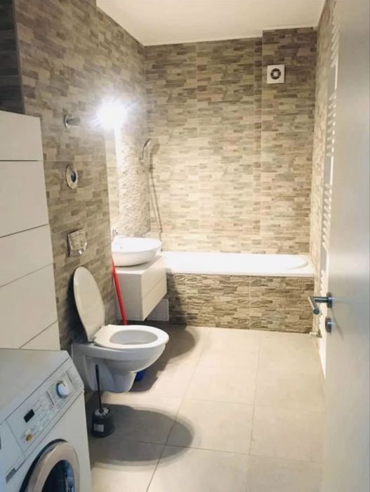 Inchiriez apartament mobilat