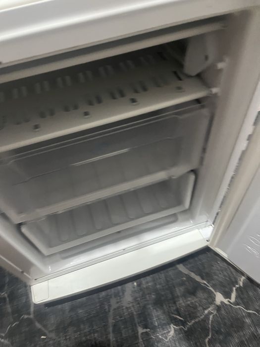 Продам холодильник Indesit