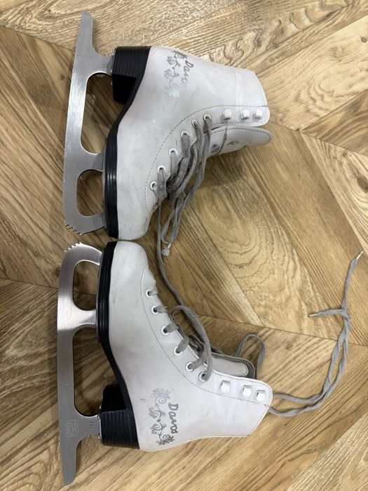 Продам коньки 30 размер.