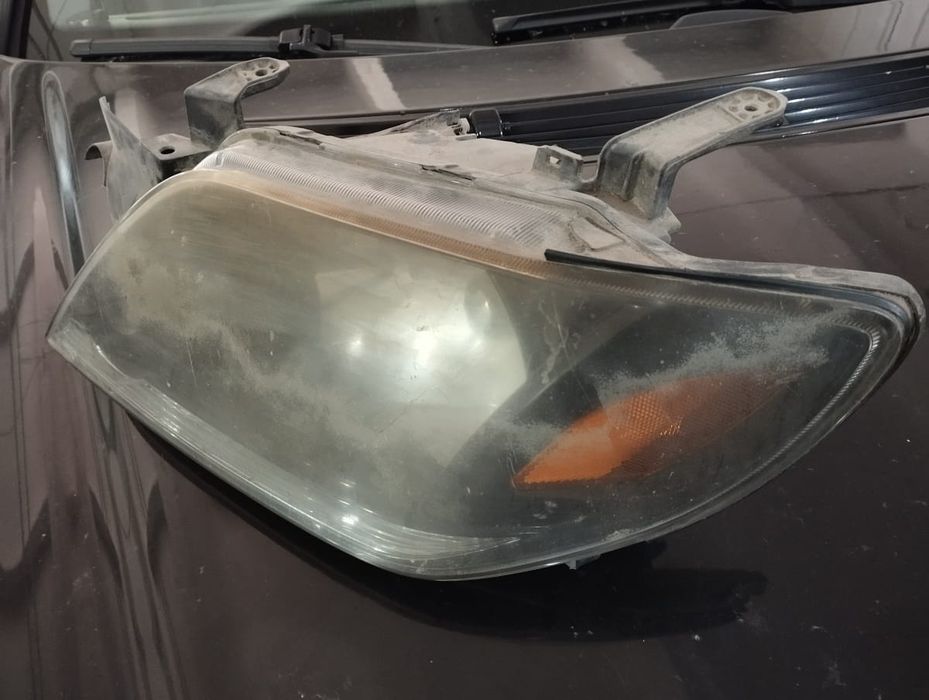 Mitsubishi Outlander левая фара