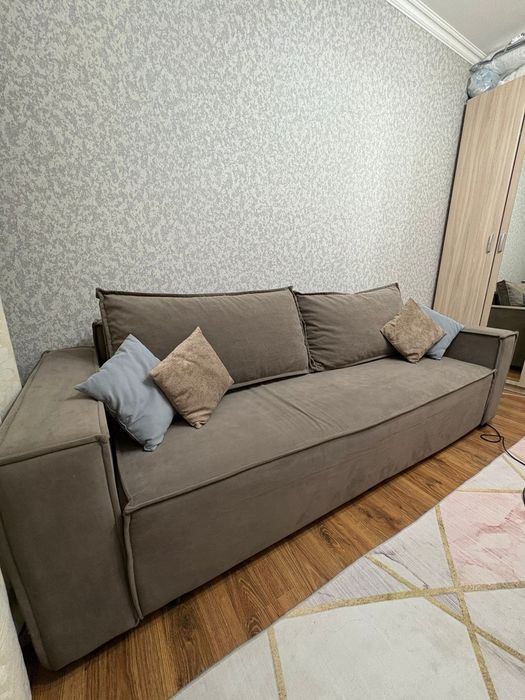 Новый диван  большой