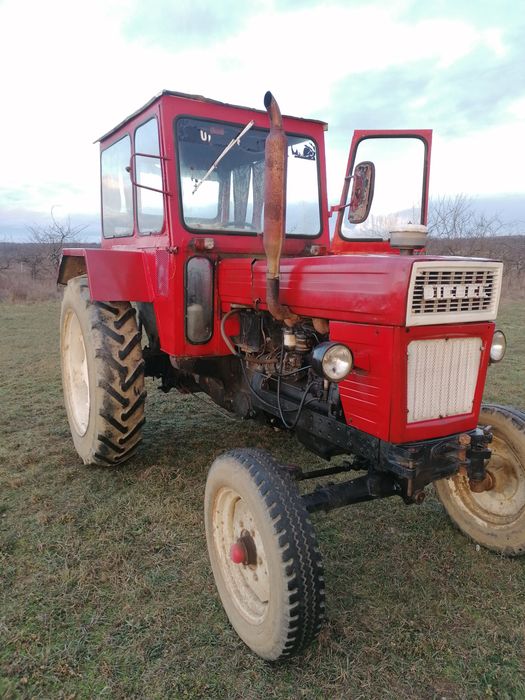 Universal UTB U650 cu utilaje