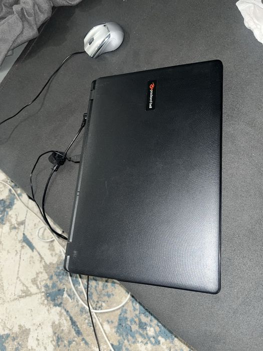 Ноутбук в хорошем состоянии работает только от сети