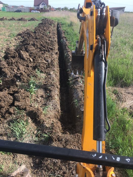 Inchiriez miniexcavator