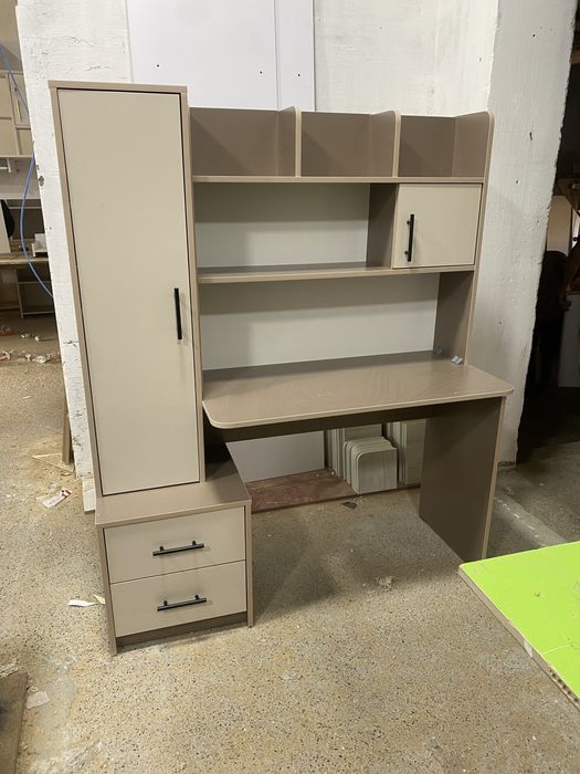 Стол письменный с шкафом