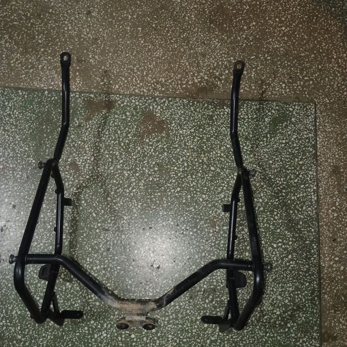 Set sidecase și suporti de fier Givi Keyless e41n coburi genti laterale.