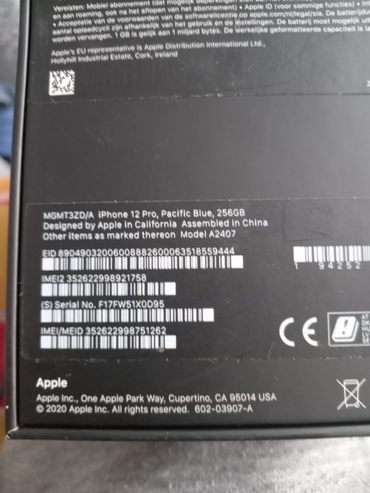 iPhone 12 Pro Pacific Blue, de 256Gb.
Telefonul funcționează impecabil