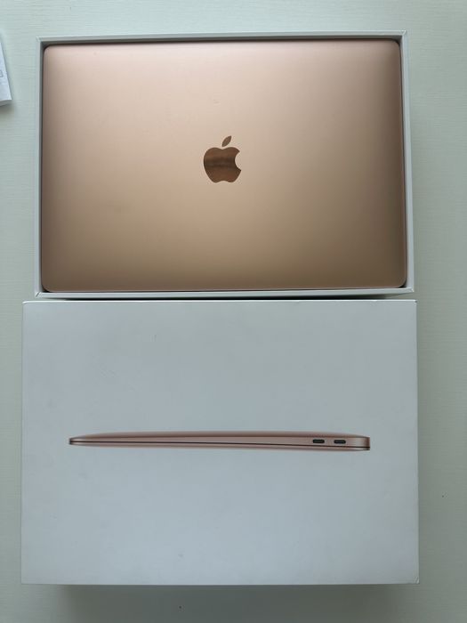 MacBook Air Retina Gold M1