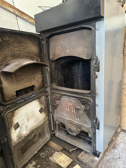 Чугунен котел на твърдо гориво  25 kw