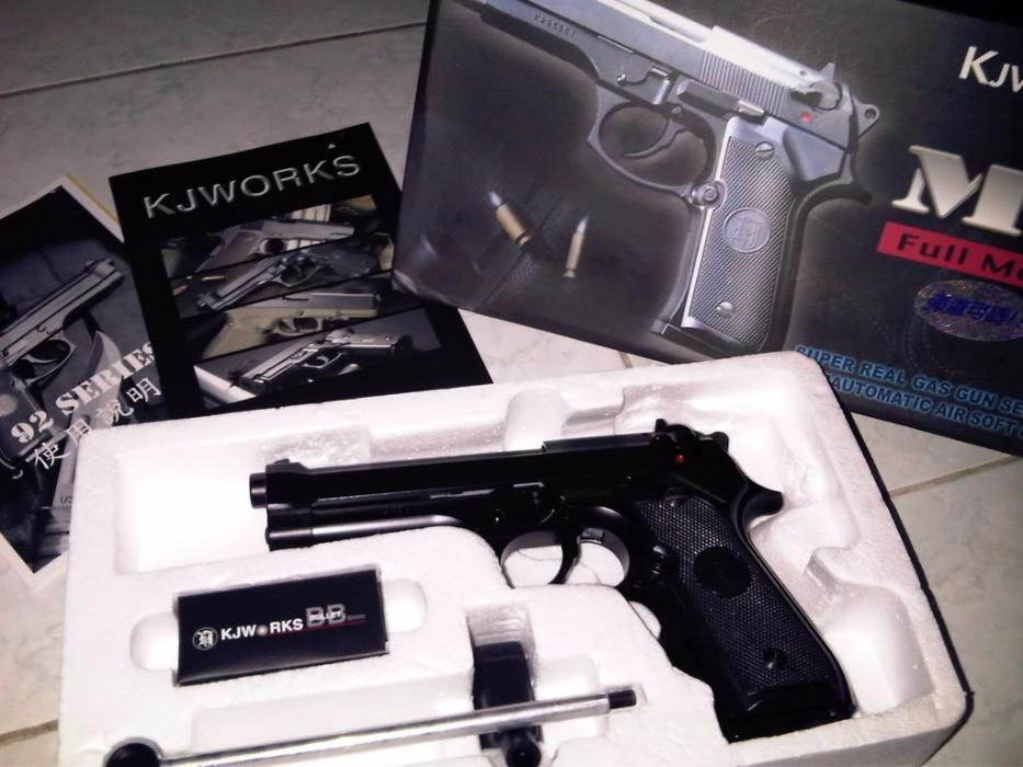 TRANSPORT GRATUIT!! Pistol Full Metal pusca Airsoft PUTERNIC Co2gazarc