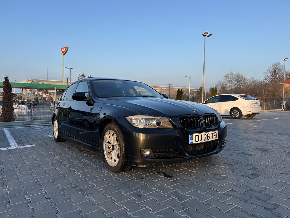 BMW E90 Seria 3 facelift 2.0 Cutie Manuala