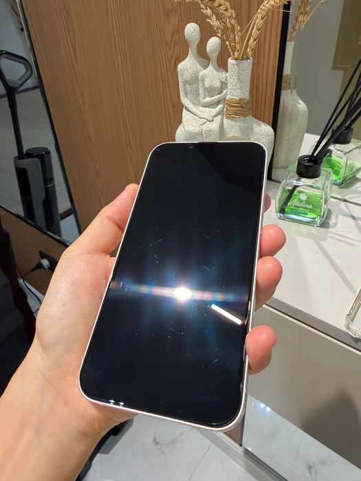 Продаю  iPhone 13