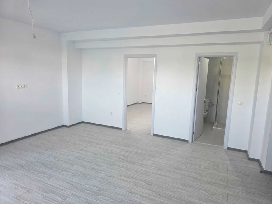 Apartament nou 2 camere demisol, nelocuit, loc de parcare inclus