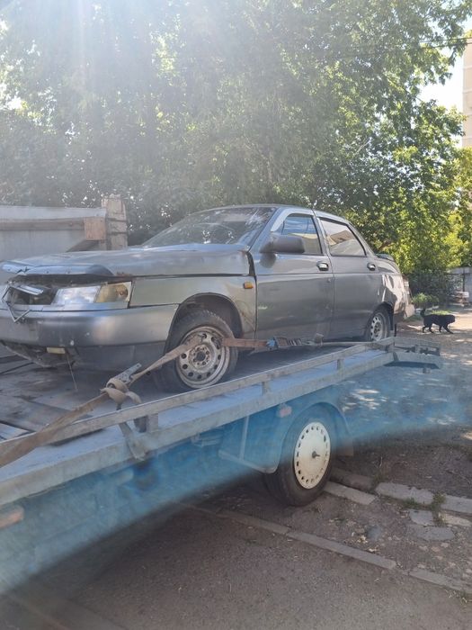Продам ваз 2110 движка живая.